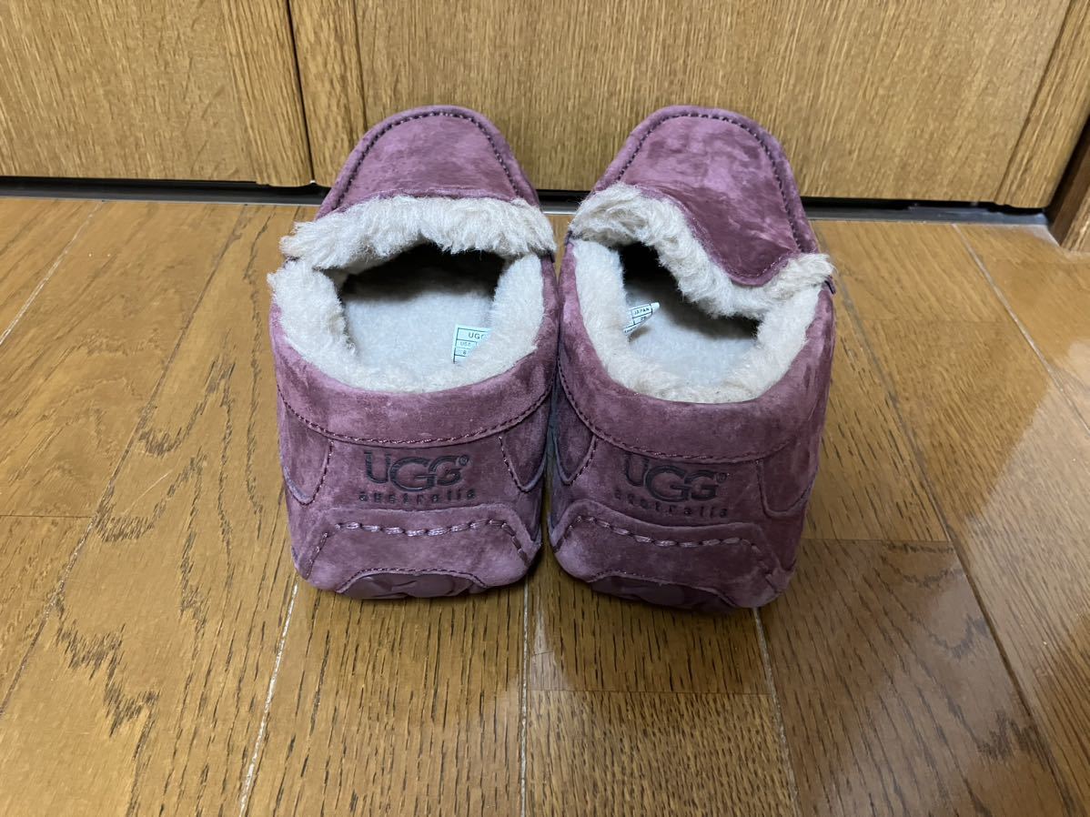 【当店一番人気】 UGG!ムートンシューズ・サイズ40.5 25.5〜26cmぐらい パープル色 男性用 【当店一番人気】 UGG!ムートンシューズ・サイズ40.5 25.5〜26cmぐらい パープル色 男性用