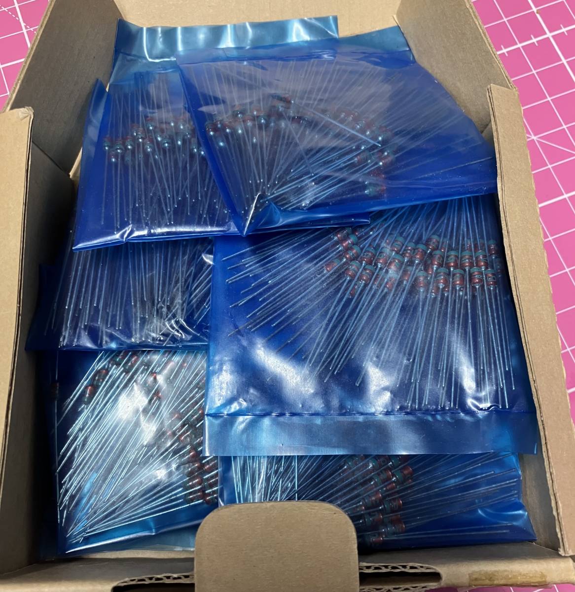 数々の賞を受賞 K401-2 1000個 1箱 未使用 1SR35-400A ROHM ダイオード 数々の賞を受賞 K401-2 1000個 1箱 未使用 1SR35-400A ROHM ダイオード