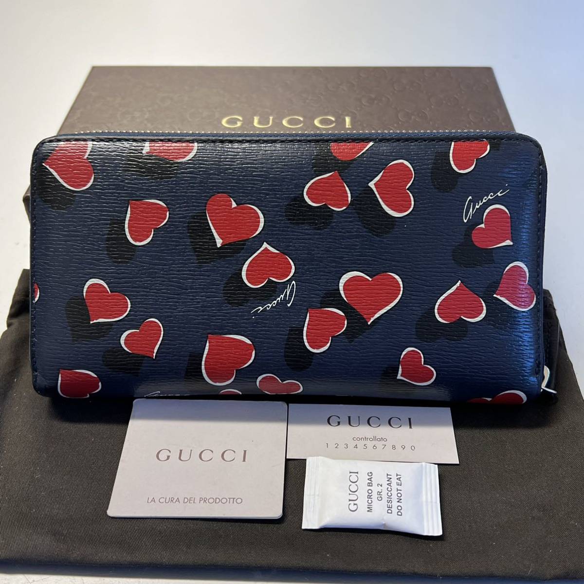 新作ウエア 新品同様‼️ グッチ GUCCI 財布 長財布 ハートロゴ