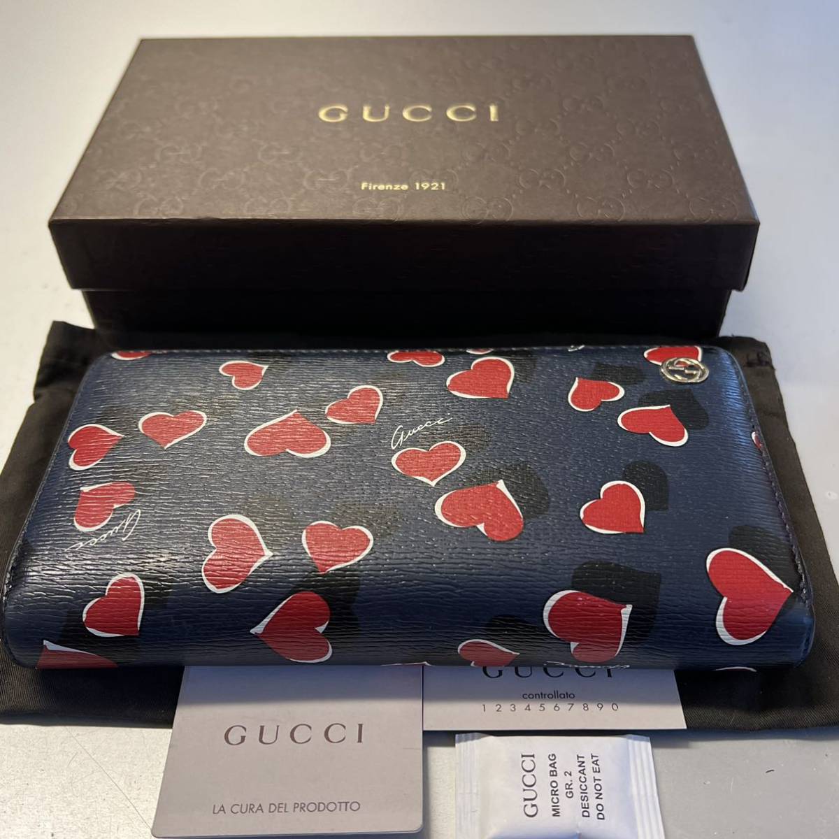 新品同様‼️ グッチ GUCCI 財布 長財布 ハートロゴ ラウンドファスナー