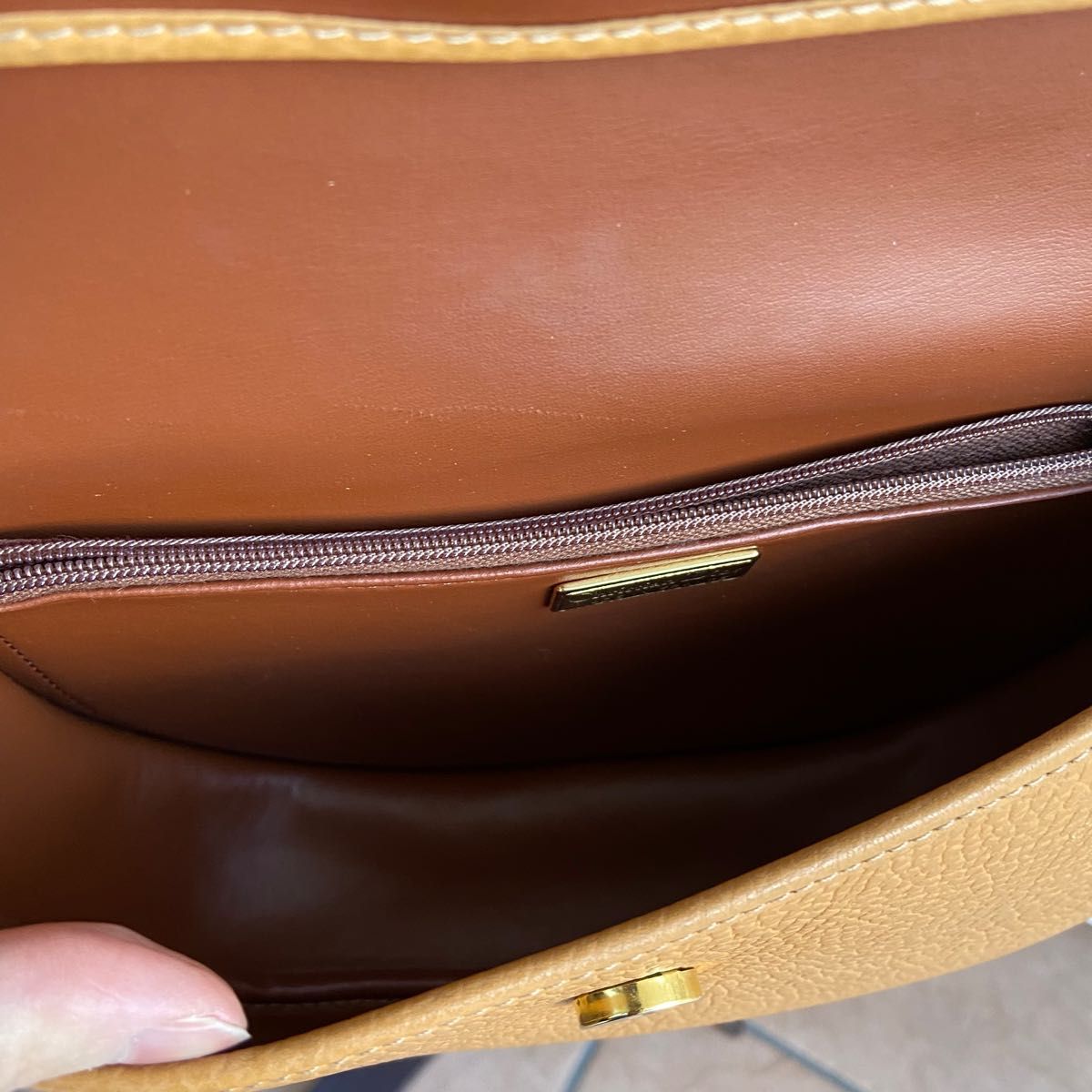 限定特価】 正規品◇Christian Diorロゴ金具◇オールレザー