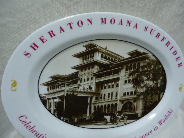 即決　ハワイ　シェラトン　モアナ サーフライダーホテル　100周年記念　飾り　絵皿　陶器製_画像2