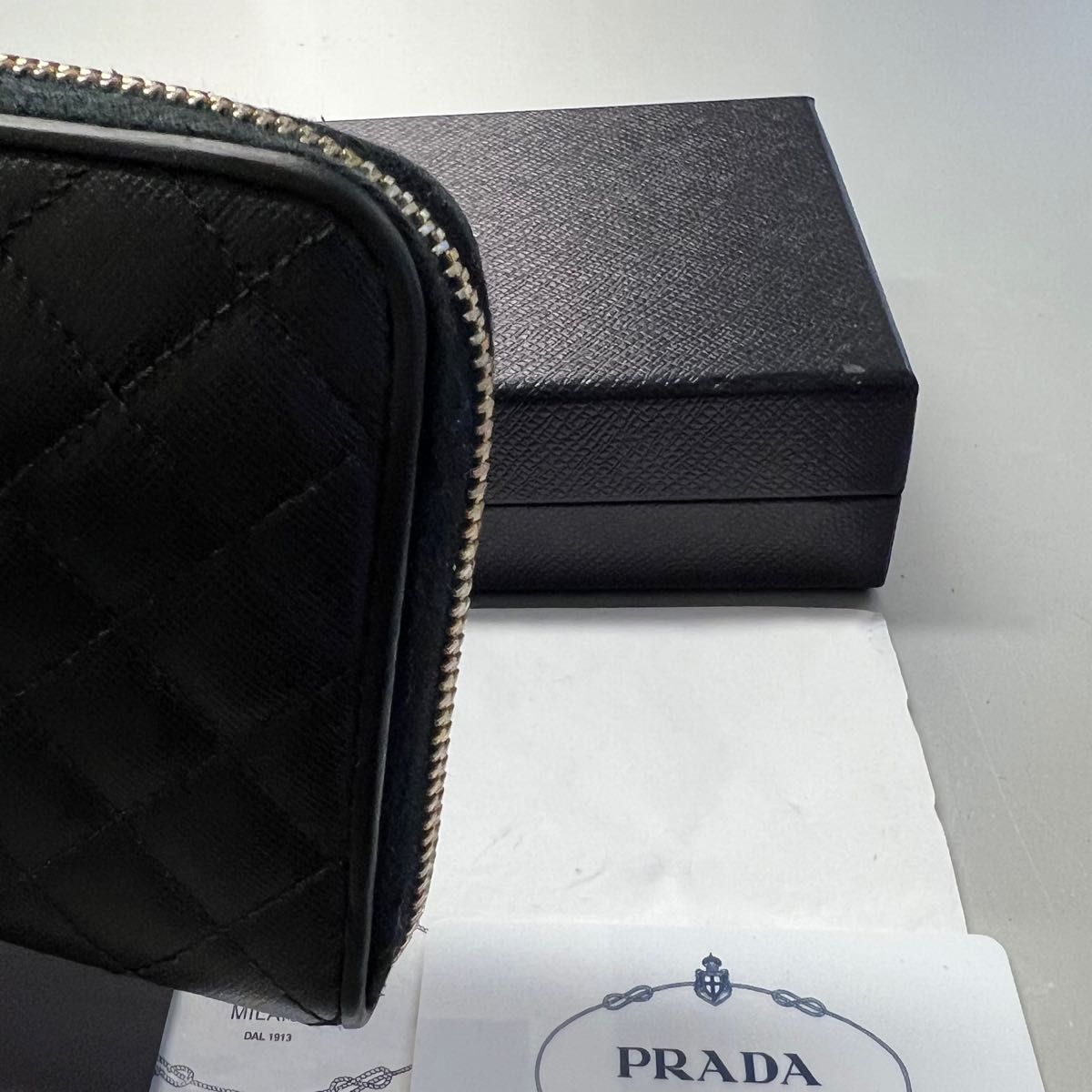 新品同様‼️ プラダ PRADA 財布 長財布 キルティング ラウンド