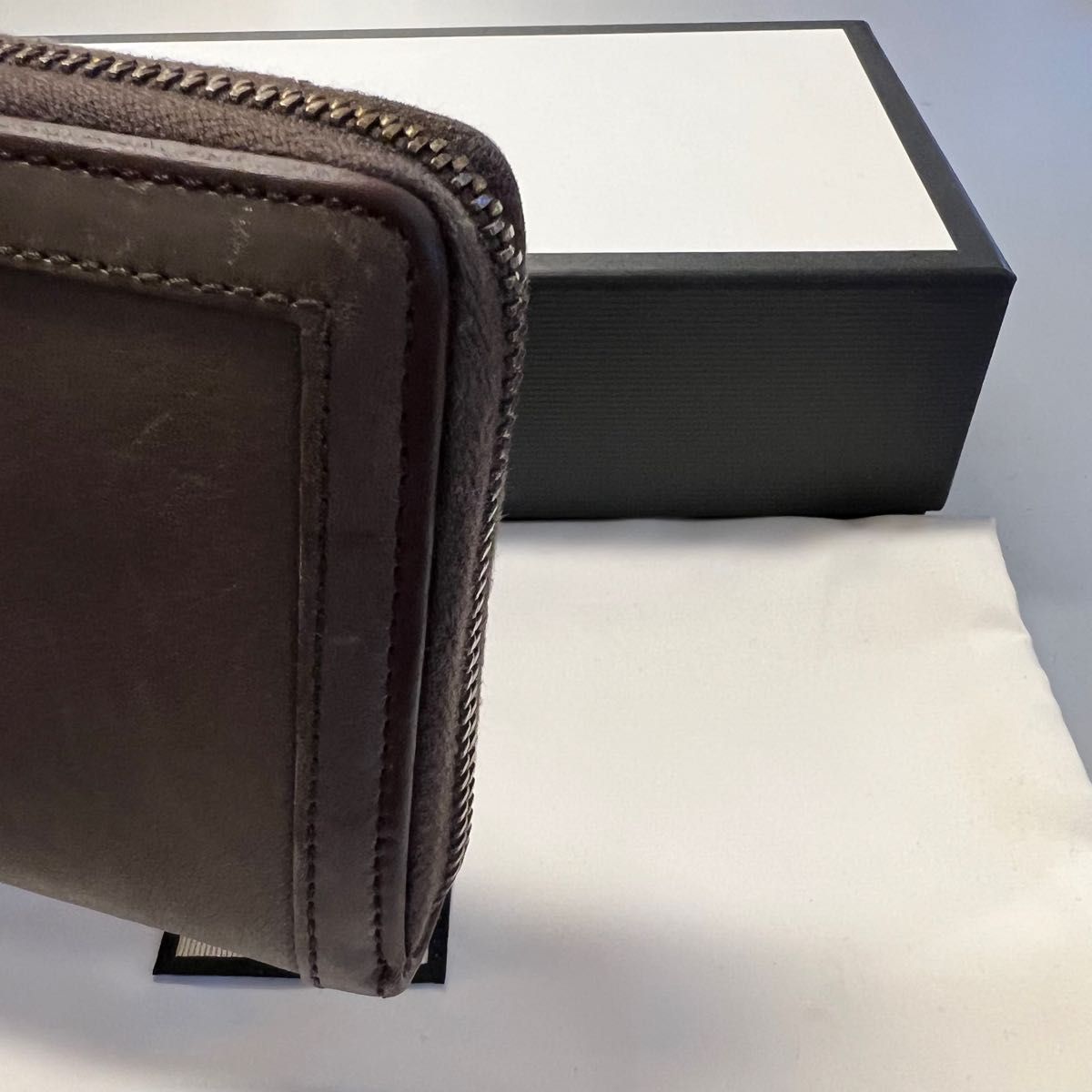 新品同様 グッチ GUCCI 財布 長財布 シェリーライン ラウンド