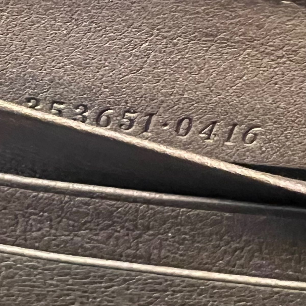 新品同様 グッチ GUCCI 財布 長財布 シェリーライン ラウンド