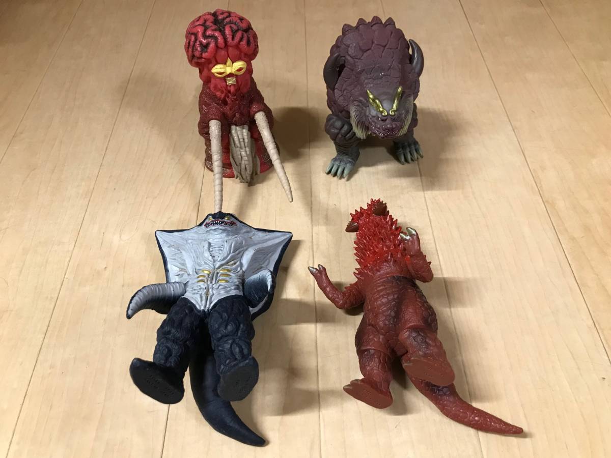 最大70%OFFクーポン 怪獣ソフビ 7体まとめて drenriquejmariani.com