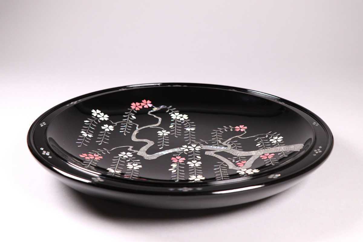 華36】伝統工芸品高岡漆器 枝垂桜文様飾皿 32 7cm 螺鈿細工 天然 華36】伝統工芸品高岡漆器 枝垂桜文様飾皿 32 7cm 螺鈿細工 天然