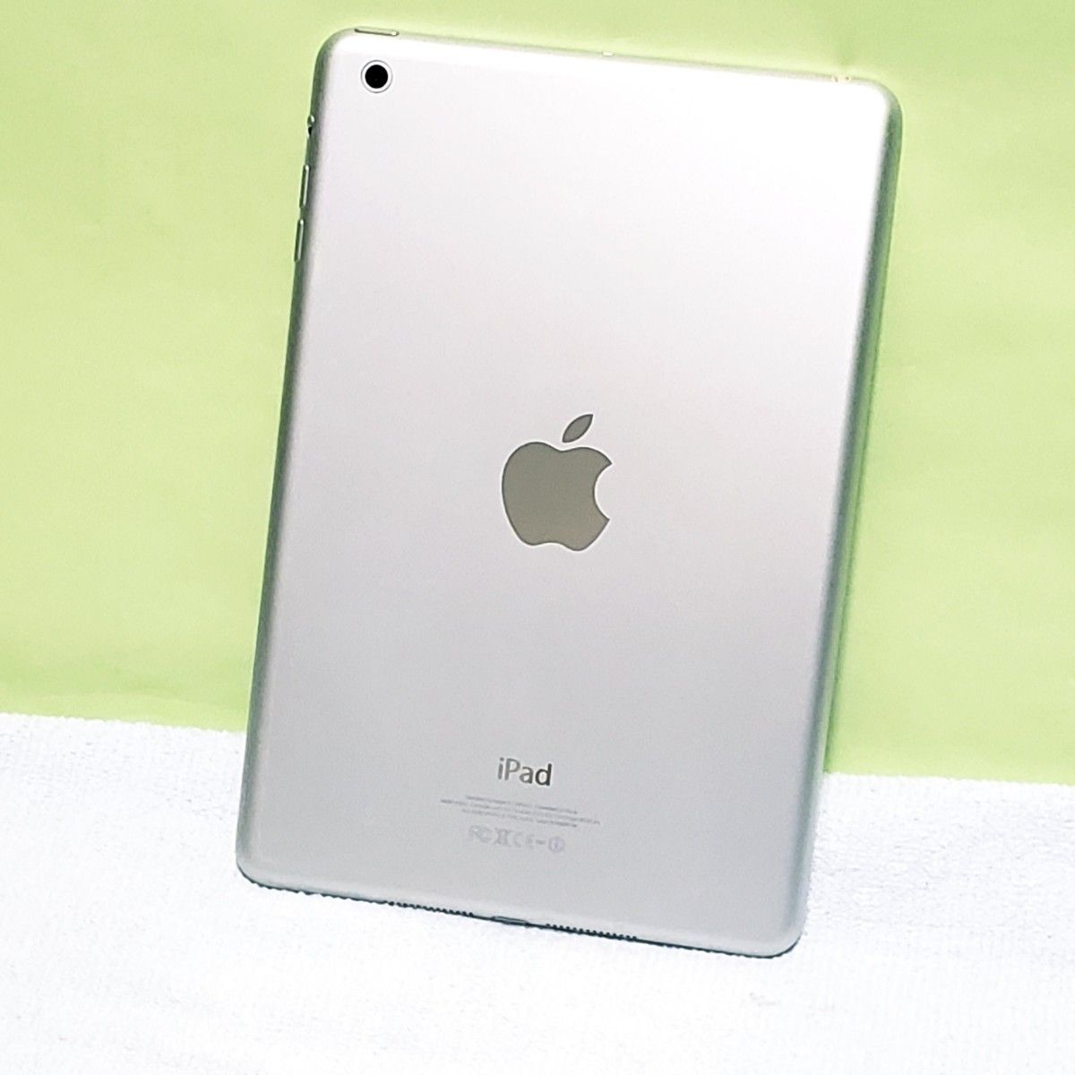 緊急特価 ☆箱・説明書・充電器付き☆Apple iPad mini 2 7.9インチ