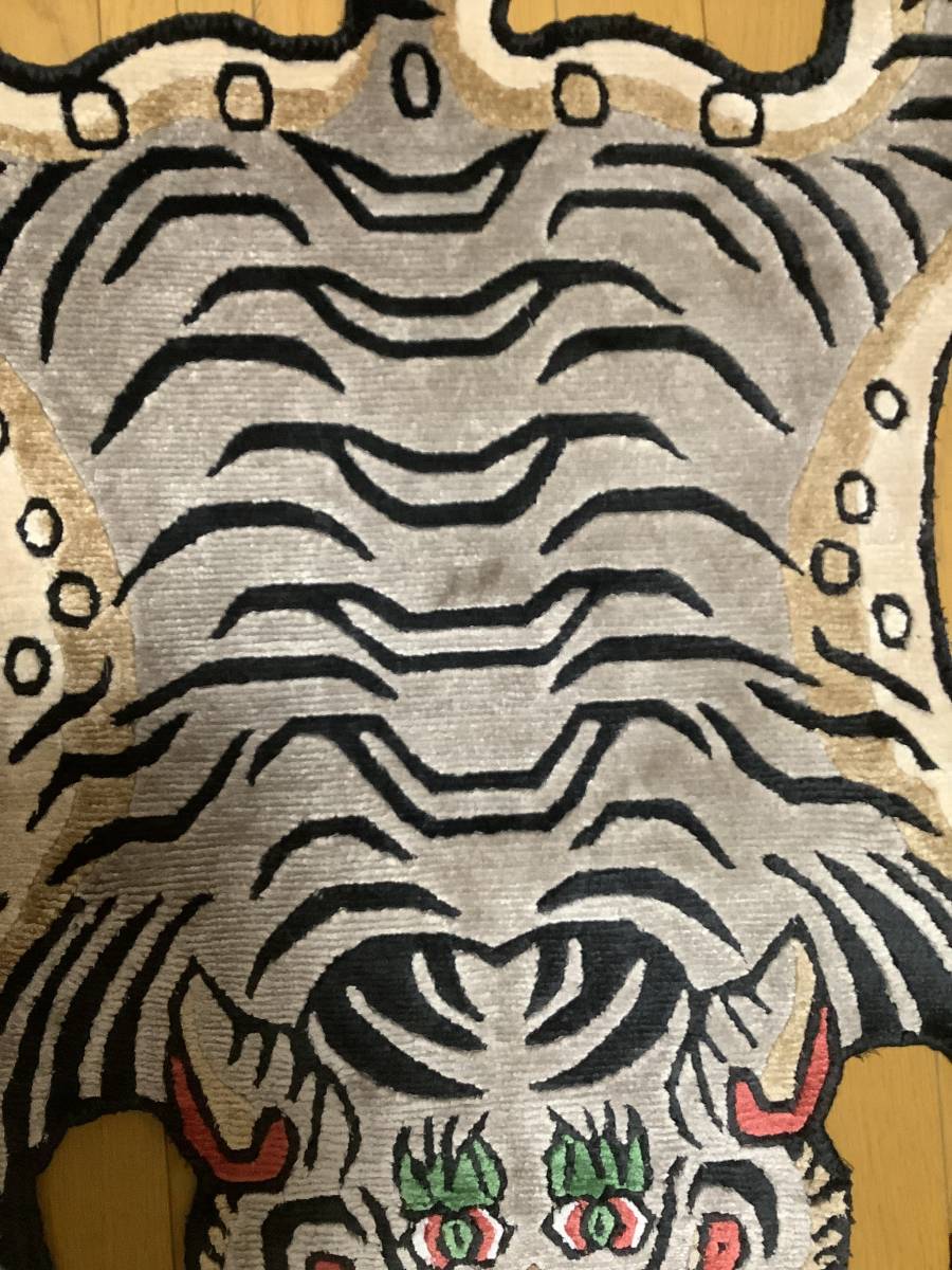『SALE』《 本物　新品　1点物 》シルク　チベタンタイガー　虎　Mサイズ　約93センチ　チベット絨毯　19
