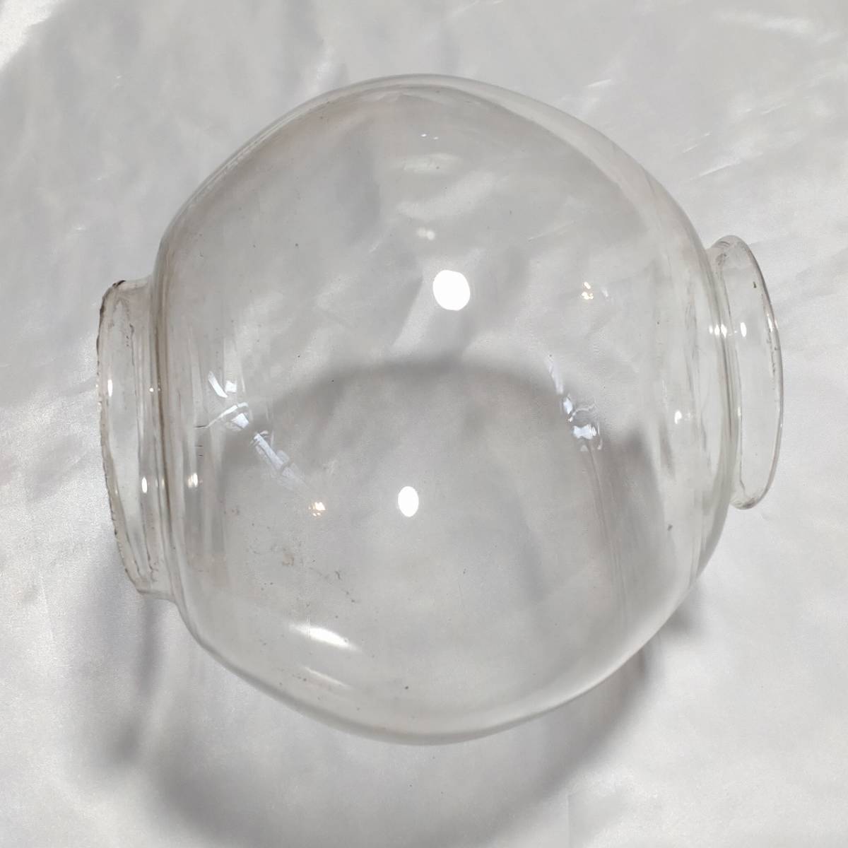 ガラス製 シェード オイルランプのホヤ？ 丸型 硝子製 古硝子 気泡硝子 古物 レトロ 最大直径約190㎜ 高さ約195㎜ 【3172】