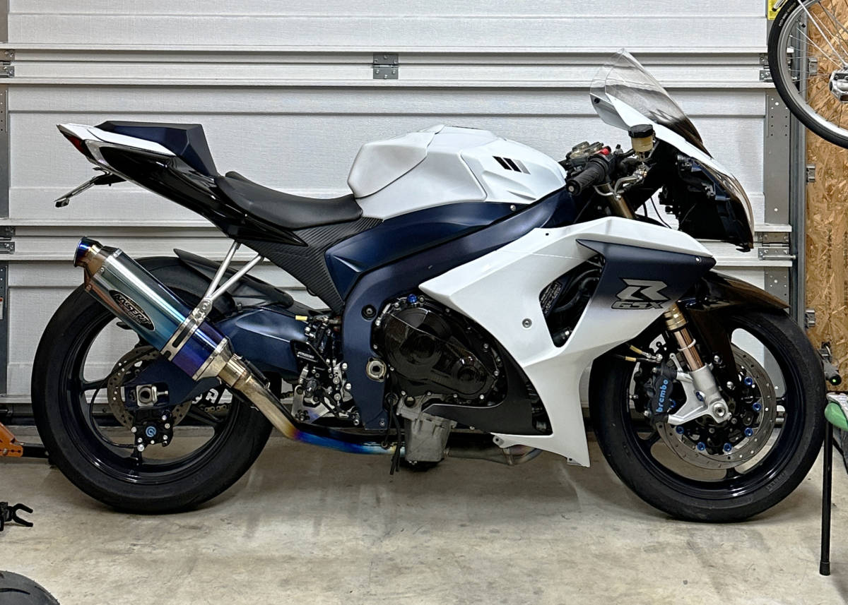 【塗装後未使用】SUZUKI GSX-R1000 K9ーL6 2009~2016年式用 カスタムカウル サイド左右セット_車輛に取り付けた参考イメージです