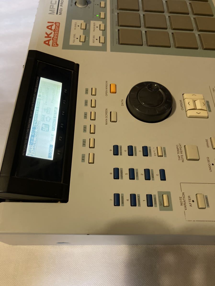 AKAI MPC2000XL (メモリ32MB、CF対応、エフェクトボード)-