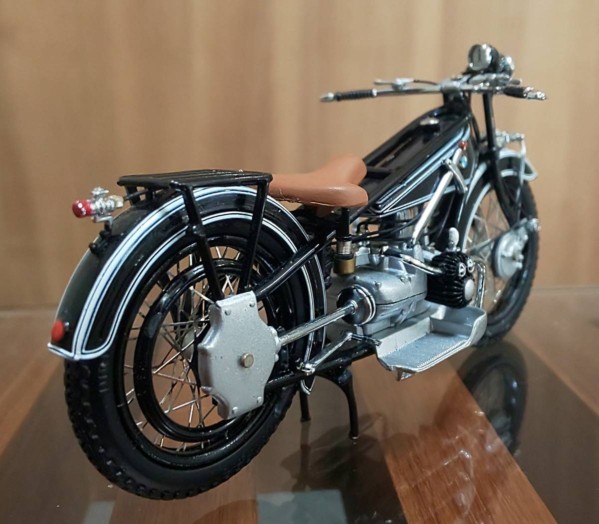 Yahoo!オークション - 【MINICHAMPS】 1/18 BMW R32 1923~1925年 Yahoo!オークション - 【MINICHAMPS】 1/18 BMW R32 1923~1925年