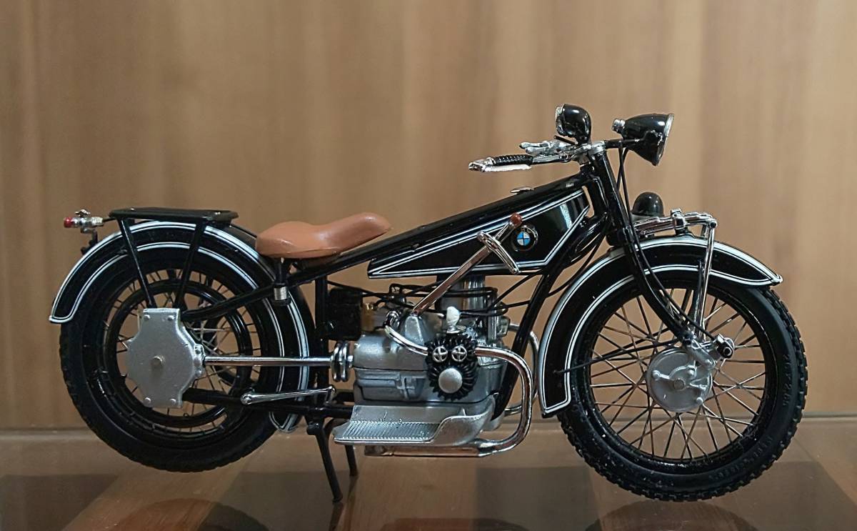 Yahoo!オークション - 【MINICHAMPS】 1/18 BMW R32 1923~1925年 Yahoo!オークション - 【MINICHAMPS】 1/18 BMW R32 1923~1925年