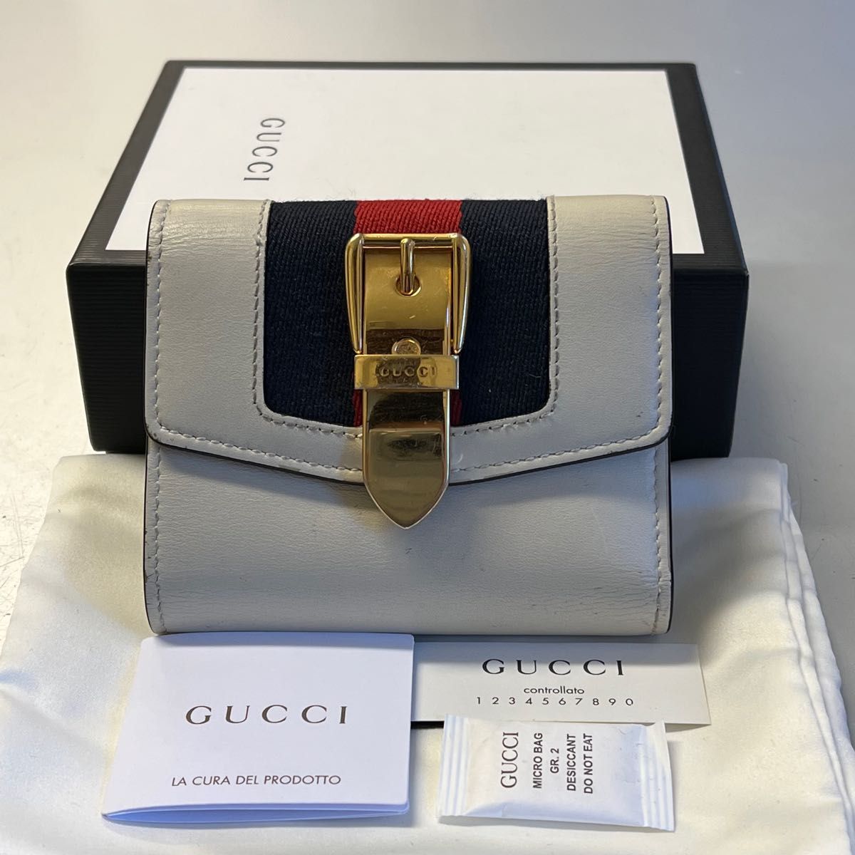 未使用に近い‼️ グッチ GUCCI 財布 折り財布 シェリーライン シルヴィ-