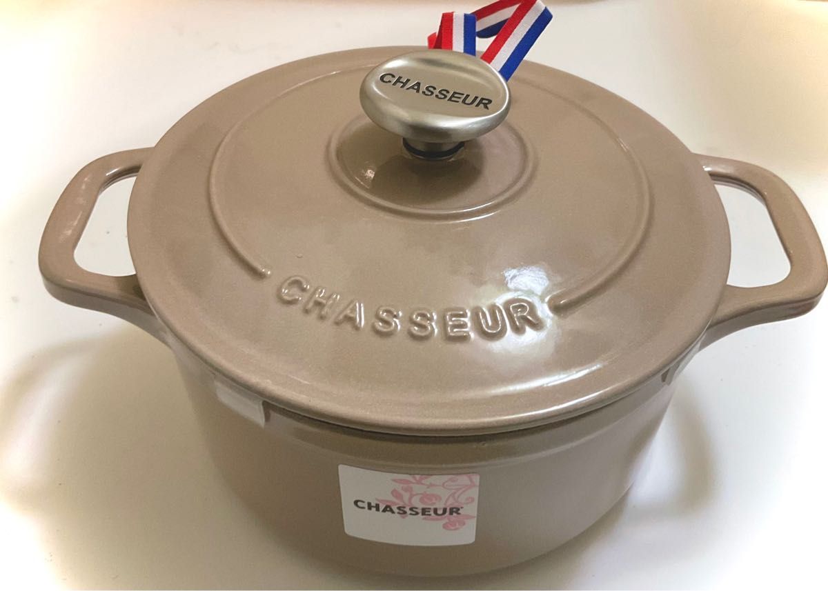 未使用】シャスール CHASSEUR フランス製 ラウンドキャセロール 未使用】シャスール CHASSEUR フランス製 ラウンドキャセロール