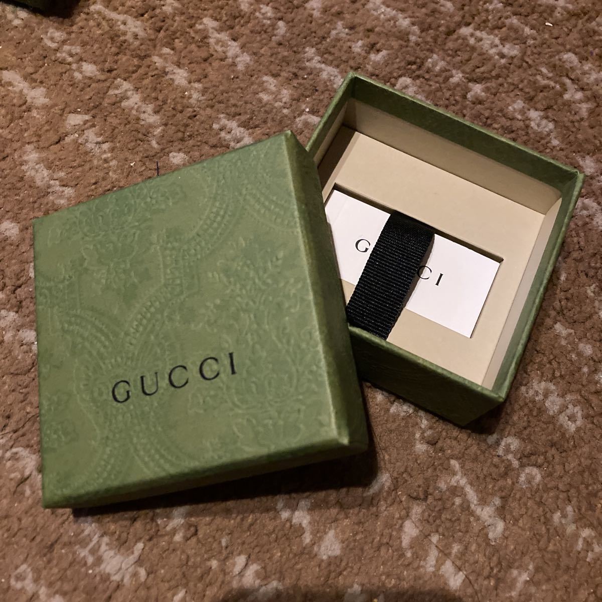 ☆【送料無料】美品！GUCCI グッチマグネット 空箱 ポーチ付きリボン 付属品 小箱 ポーチ付き×2 3セット 緑 グリーン