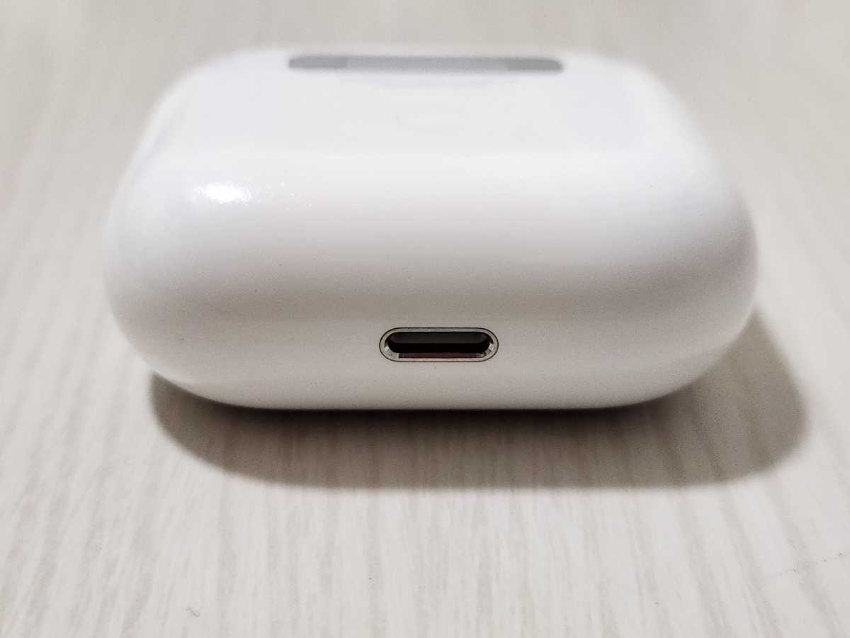 百貨店 AirPods 第三世代充電ケース エアーポッズ Apple国内正規品 第３世代