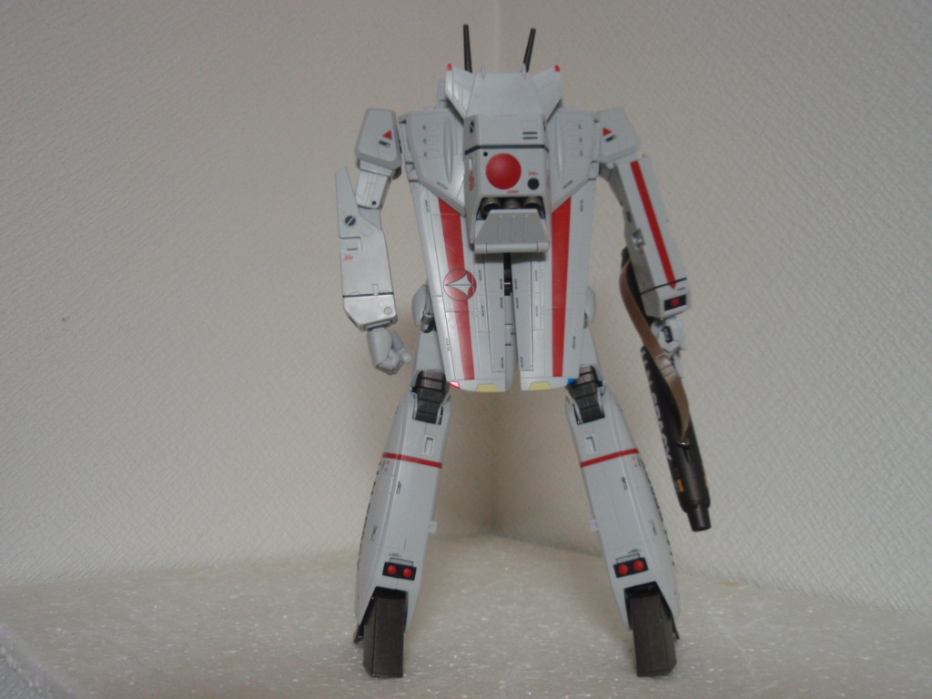 大注目 DX超合金 『超時空要塞マクロス VF-1Jアーマードバルキリー