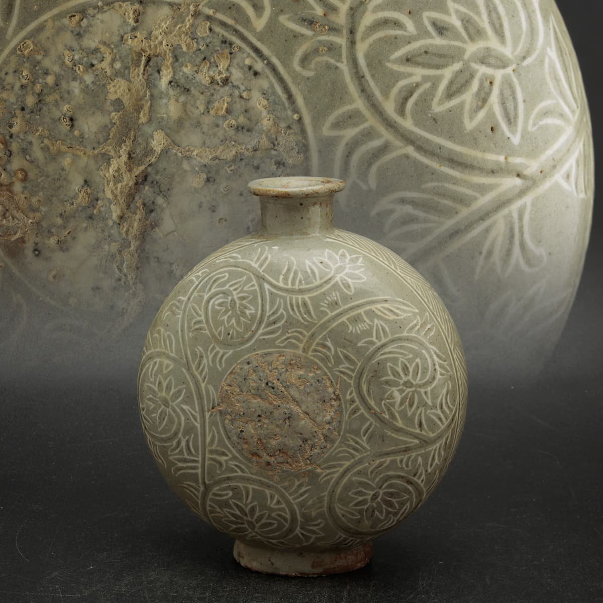 粉青沙器鉄絵唐草文瓶李朝写し 美術品 陶芸 美術品 陶芸 大きい割引