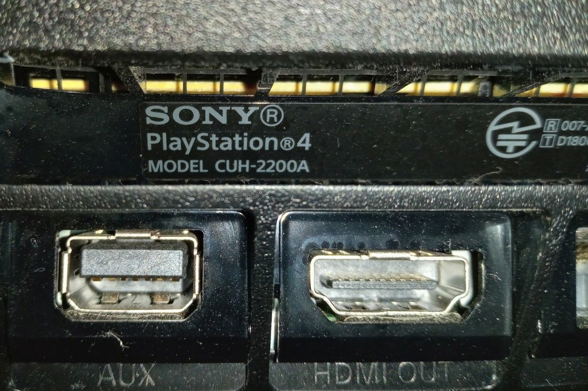 PS4 CUH-2200A 500GB ソフト2本 箱無し