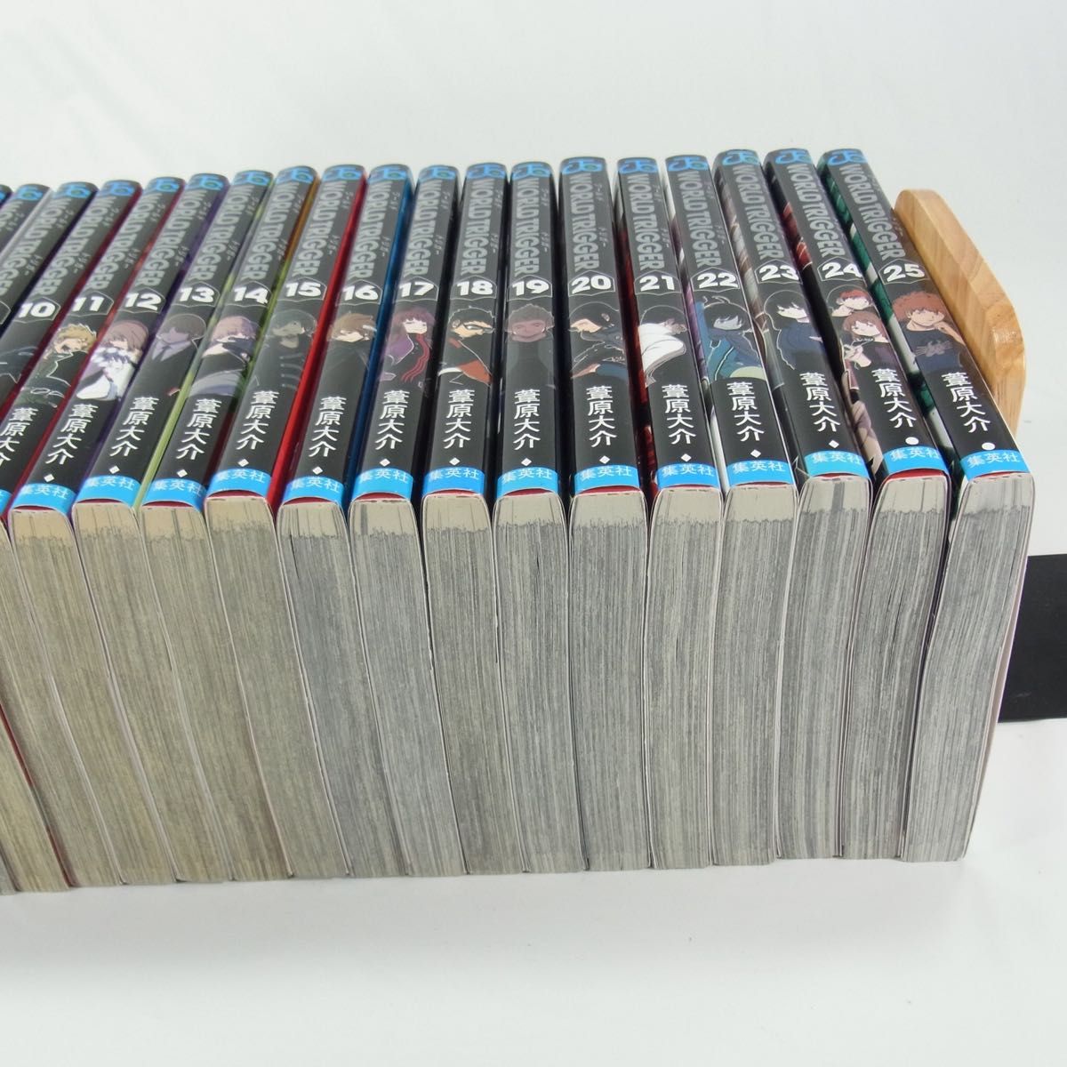 コミック】ワールドトリガー/1巻~25巻セット【既刊全巻 コミック】ワールドトリガー/1巻~25巻セット【既刊全巻