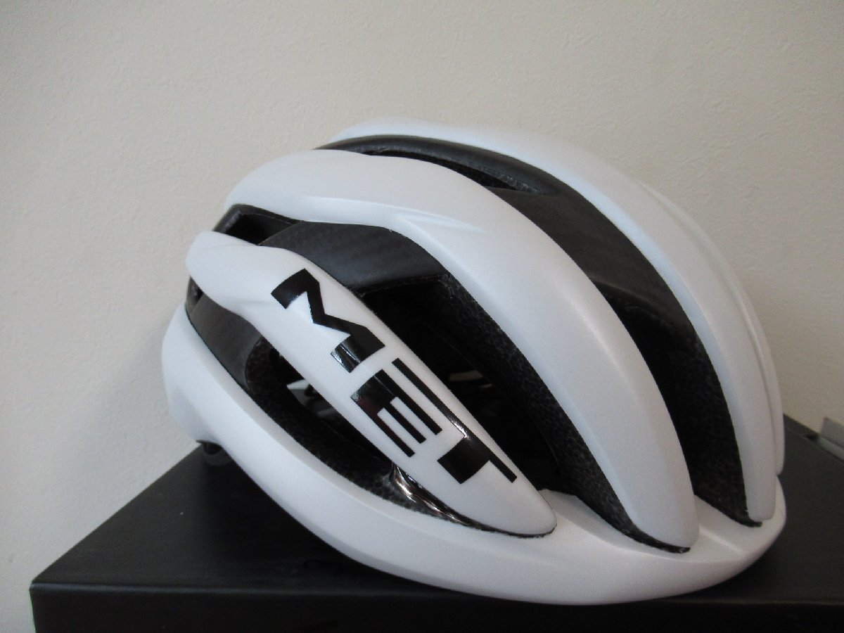 【驚きの値段】 MET 2018-2019ハイエンドモデルヘルメット　White　Lサイズ（58-61cm）　　新品未使用 旧モデル CARBON 3K TRENTA Lサイズ