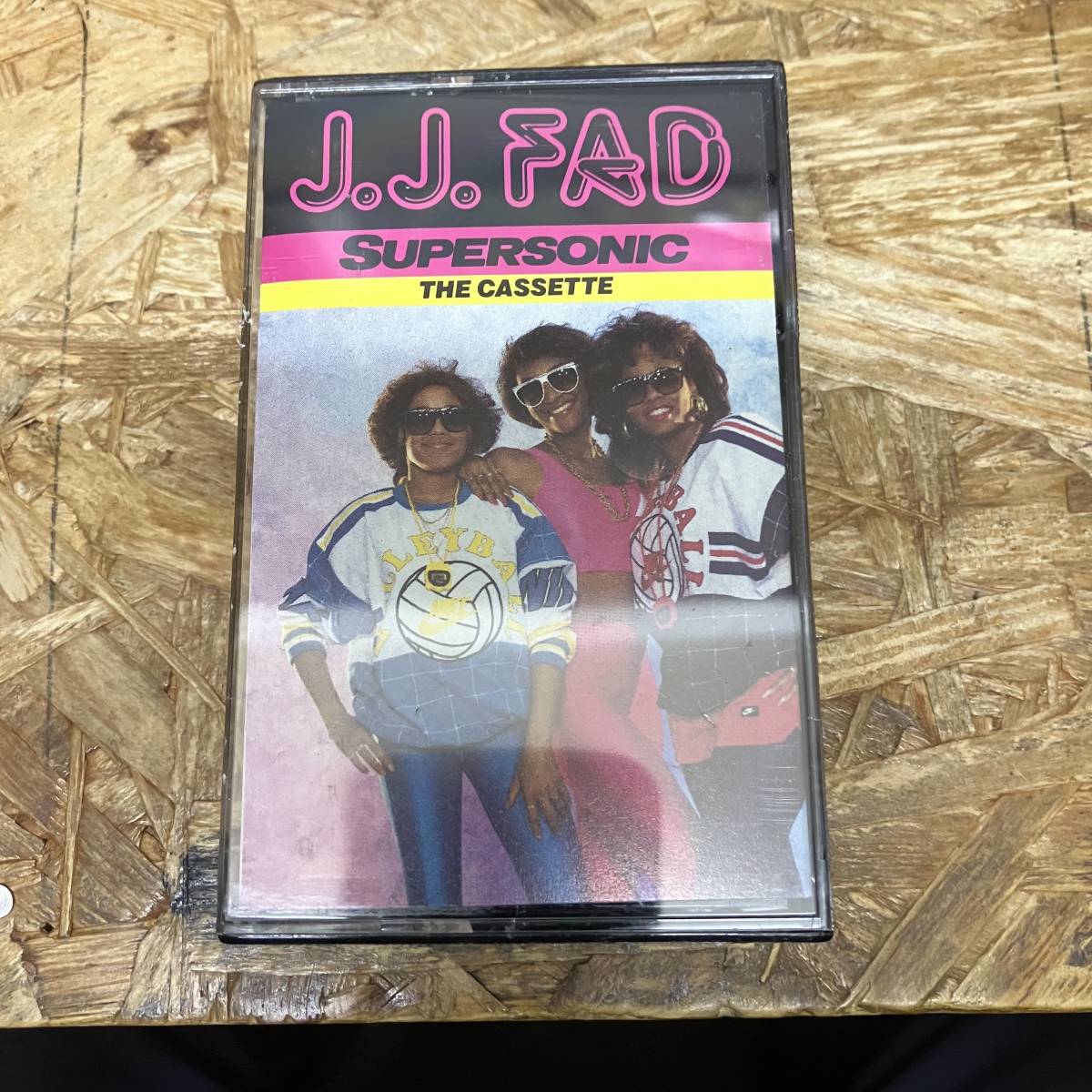 シ HIPHOP,R&B J.J. FAD - SUPERSONIC THE CASSETTE アルバム! TAPE 中古品の画像1