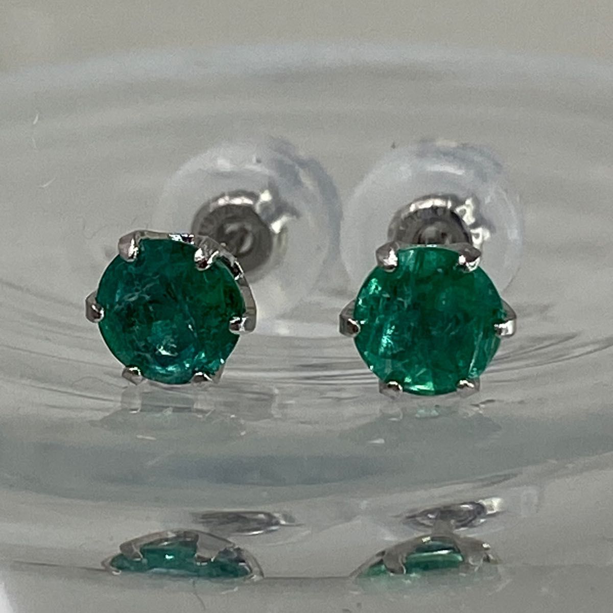 pt900 プラチナ 天然エメラルドピアス 1ペア | alfasaac.com