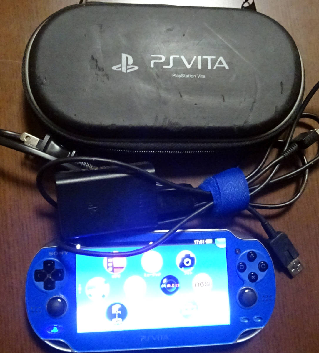 PS Vita 本体　PCH-1000　CFW3.60 カスタムファームウェア 導入済／メモリー8GB ケース　ケーブル付属／動作品 送料無料