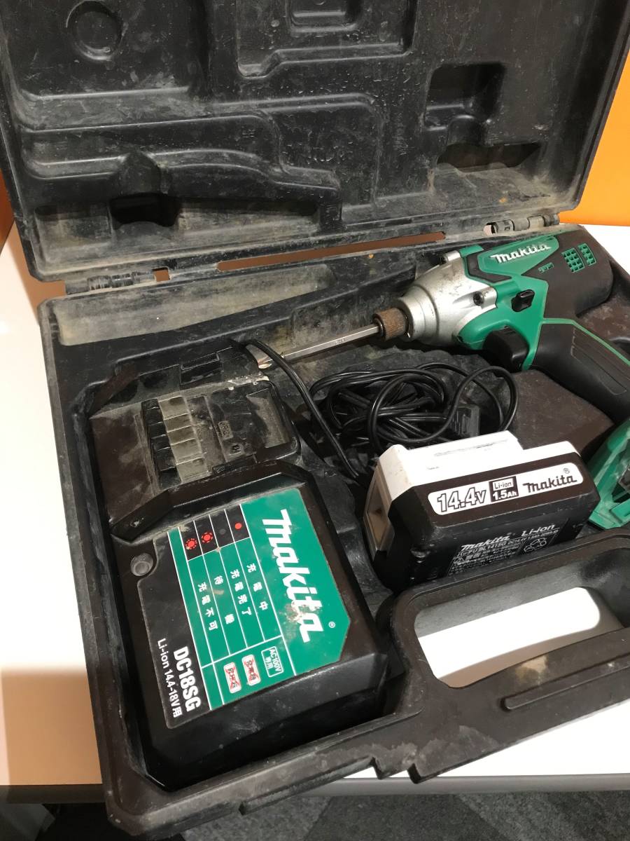 makita マキタ インパクトドライバー M695D 14.4V 中古品 バッテリー 充電器付き_画像3