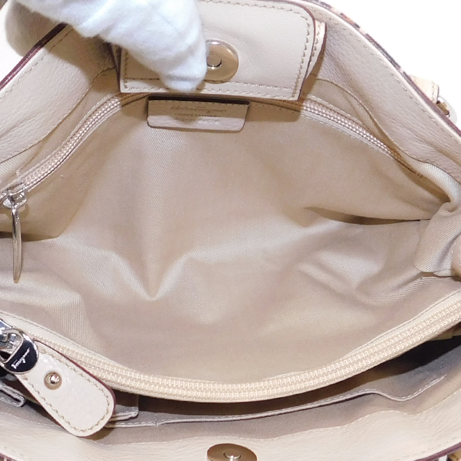 信頼信頼《美品》Ferragamo(フェラガモ)+《美品》CELINE(セリーヌ