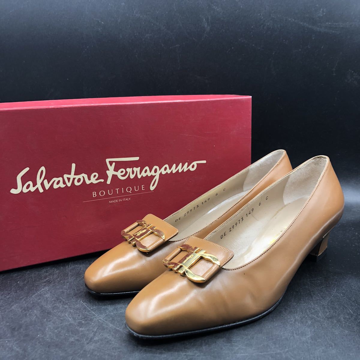 当社の Salvatore Ferragamo ローファー キャメル comunidadaledar.org