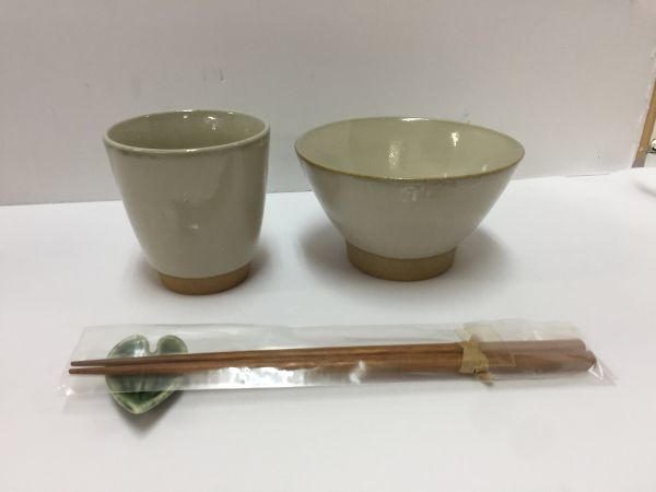 【中古 送料込】陶器 土物 茶碗 (箸 箸置き) 湯呑 セット×2 元箱入マスターズクラフト◆D6681の画像6