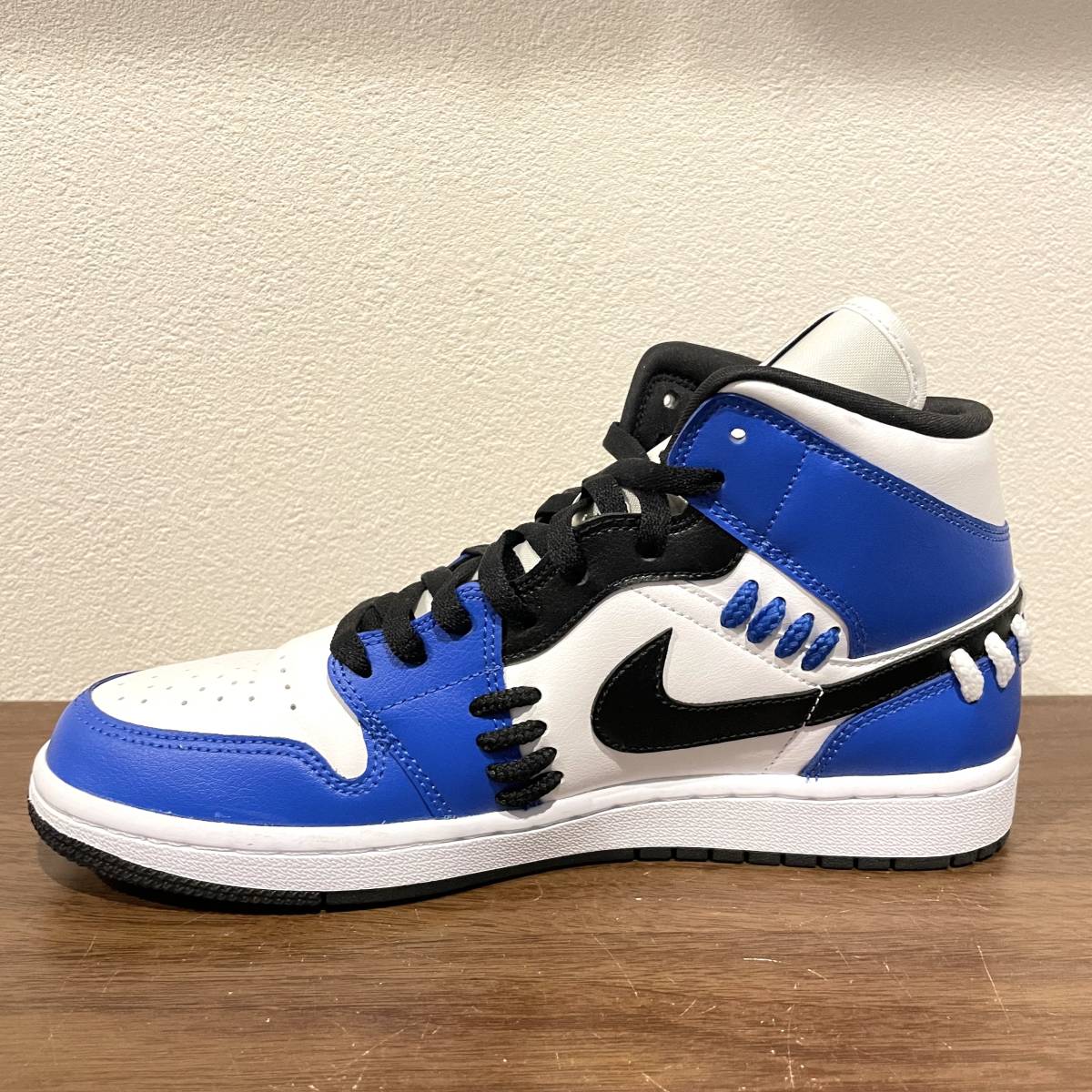 NIKE WMNS AIR JORDAN 1 MID SISTER HOOD ナイキ エア ジョーダン ワン