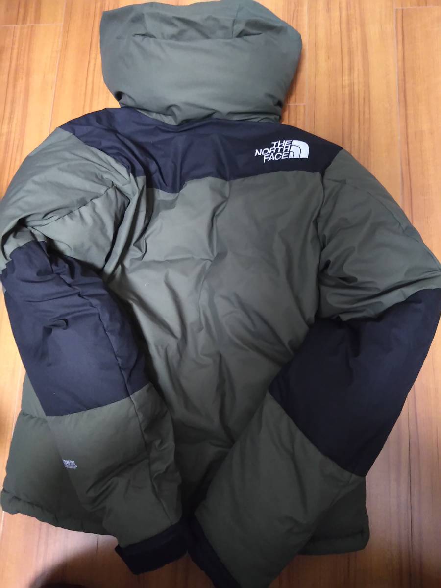 54 美品 クリーニング THE NORTH FACE Baltro Light Jacket L カーキ ノースフェイス バルトロライト ダウンジャケット supreme ステッカー