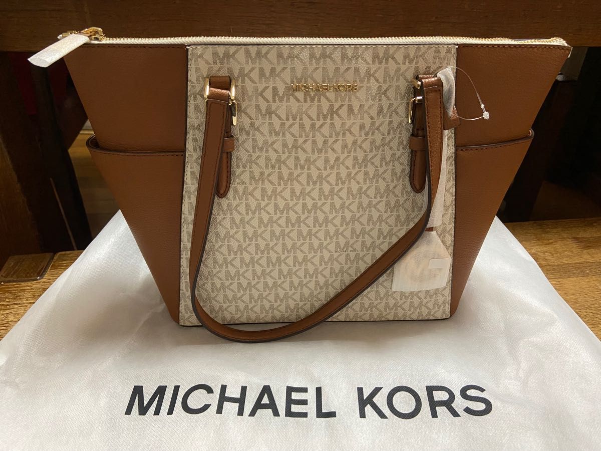 【新品未使用】マイケルコース Michael Kors トートバック シグネチャー