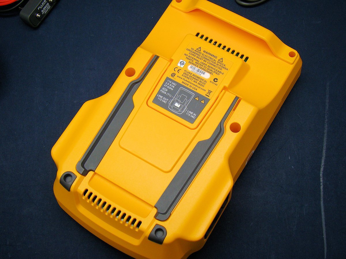 Yahoo!オークション - FLUKE ESA612 電気安全解析装置 模擬波形 Yahoo!オークション - FLUKE ESA612 電気安全解析装置 模擬波形