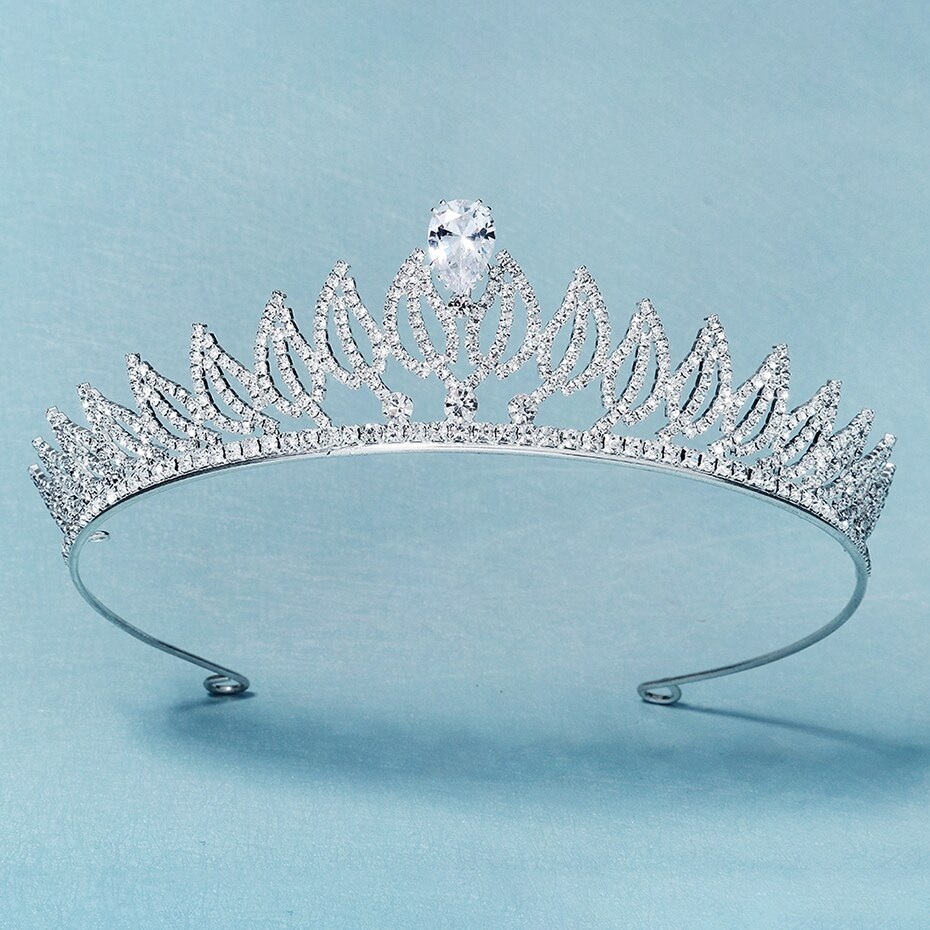 * elegant! zirconia . shines Princess Tiara *..* hair accessory * wedding * party * present * new goods unused * free shipping *