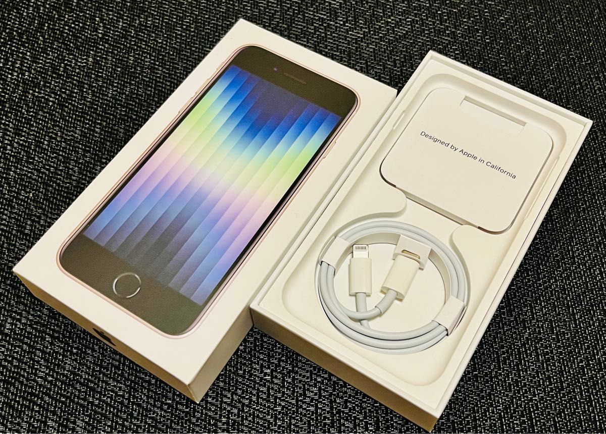 新品同様品 iPhone SE 第3世代 64 GB スターライト SIMフリーモデル Apple 新品同様品 iPhone SE 第3世代 64 GB スターライト SIMフリーモデル Apple