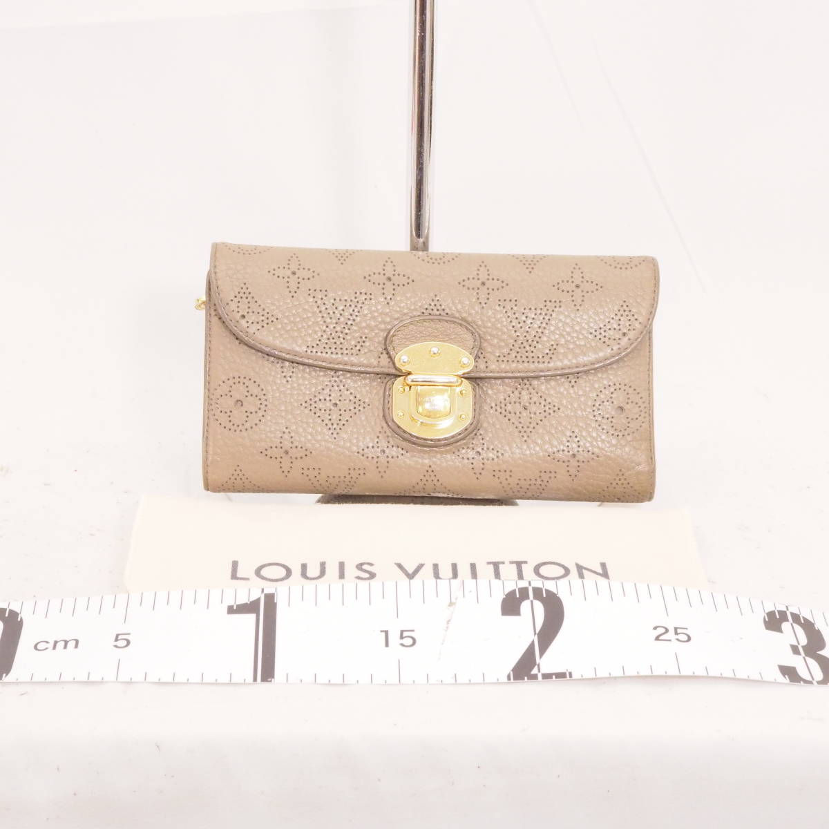 ルイ・ヴィトン マヒナ ポルトフォイユ・アメリア グリペルル LOUIS VUITTON カード 札 小銭 ブレスロック開閉式 長財布+元箱[TH3079]LV8_画像1