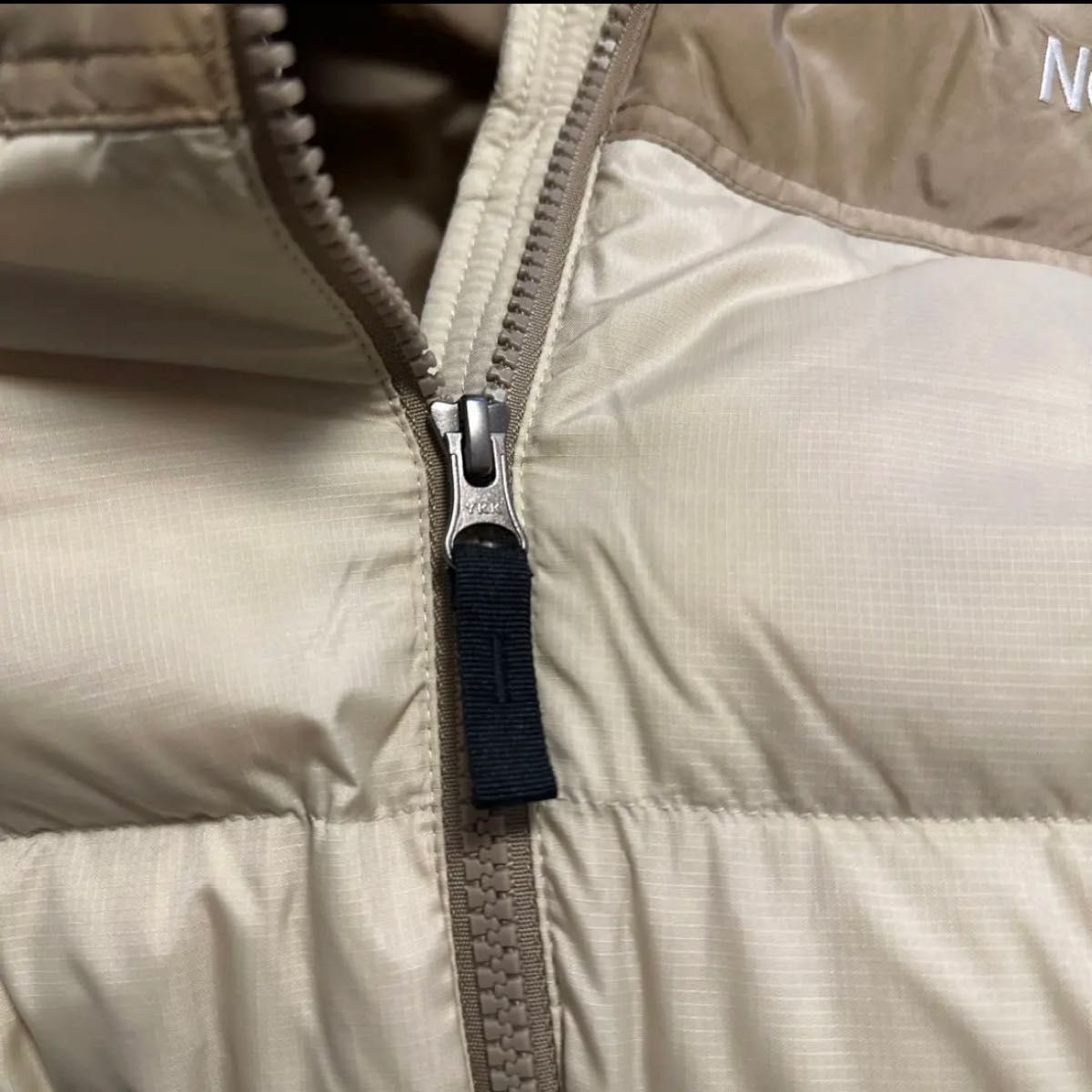 THE NORTH FACE NUPTSE ヌプシ ベージュ M ダウンジャケット THE NORTH FACE NUPTSE ヌプシ ベージュ M ダウンジャケット