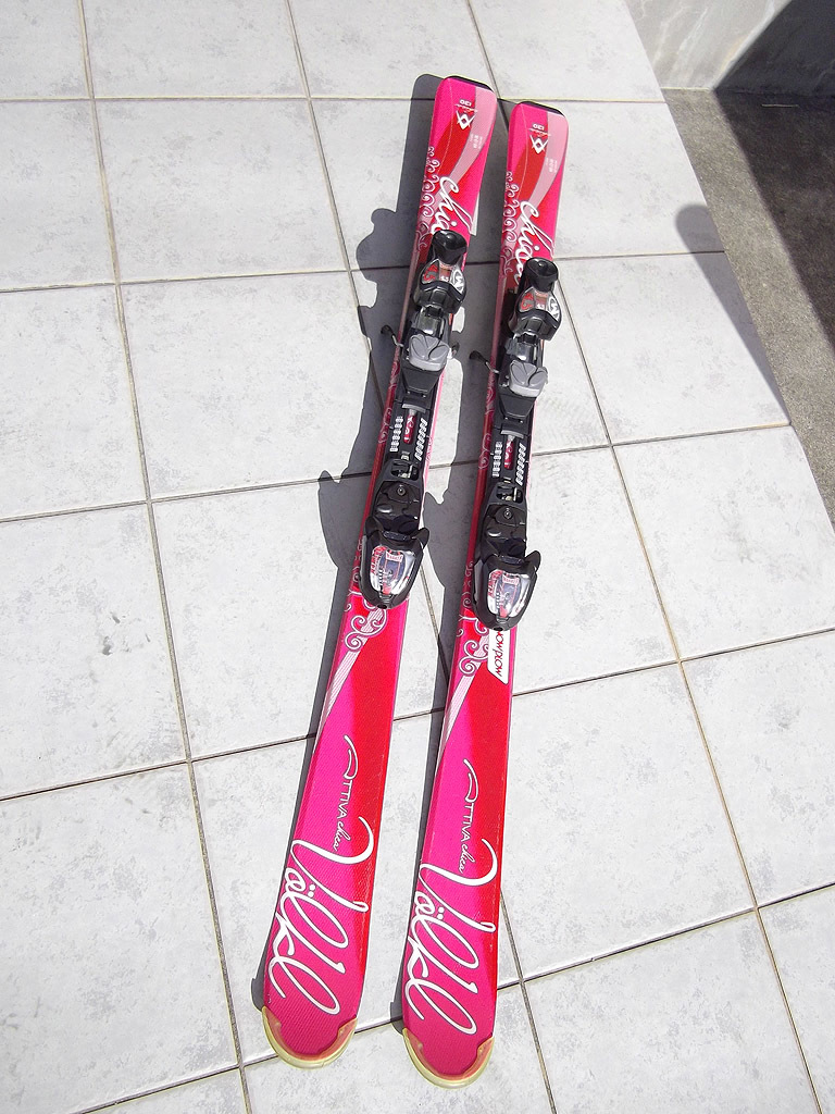 Volkl ATTIVA Chica 130cm + MARKER4.5調整ビンディング付き　フォルクル チカ 子供 レディース