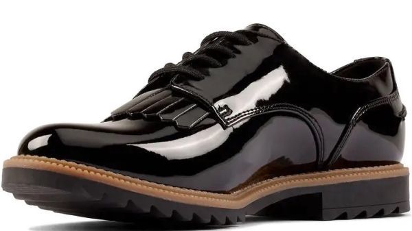  free shipping Clarks 27cm quilt fringe Loafer Flat pa tent enamel black black ballet leather sneakers pumps RRR15