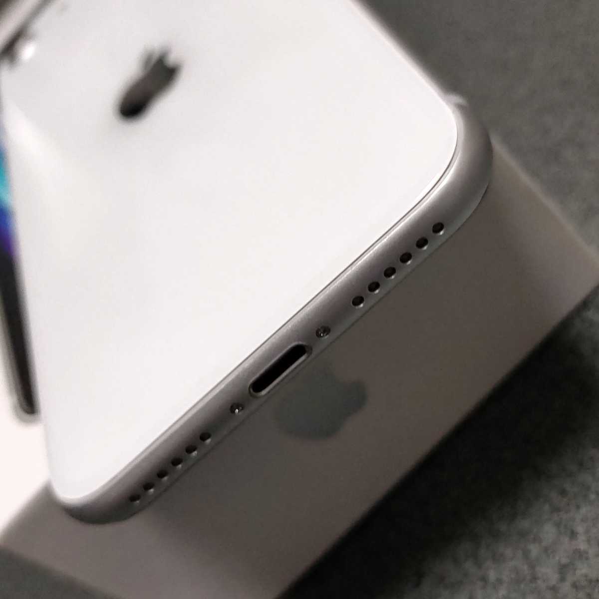 iPhone SE2【iPhone SE 第2世代 128GB】【ホワイト】【Apple SIMフリー】【2020年10月製】【外装カスタム】【バッテリー最大容量100％】の画像4