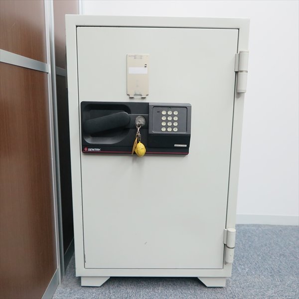 * used * master lock * cent Lee business use fire-proof safe * commercial safe series * numeric keypad type * S6770 same etc. * great number dirt scratch *