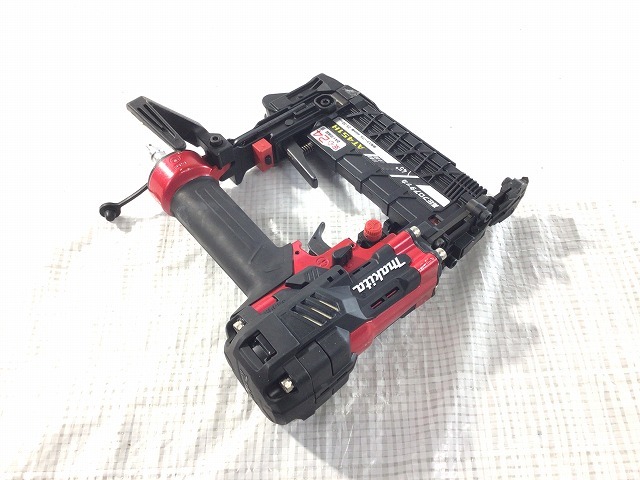 都内で マキタ 高圧フロアタッカ AT451H HM 50mm エアダスタ付