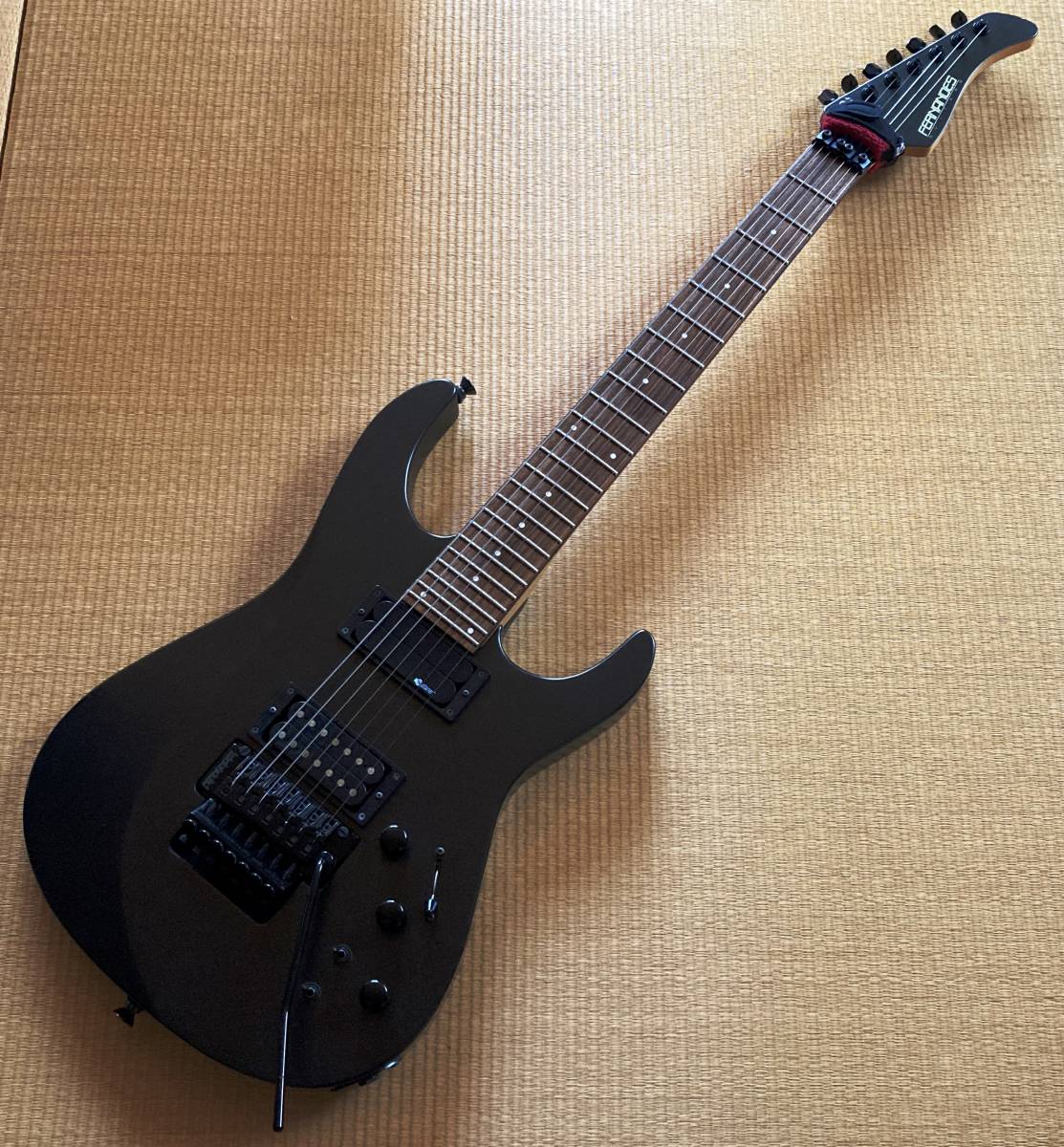 □FERNANDESサスティナー搭載７弦ギター/Floyd Rose Licenseトレモロ