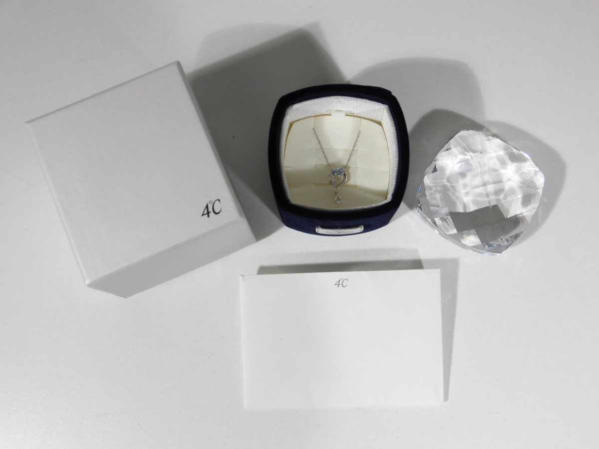 ４℃ ネックレス ペンダント 水色 透明石付き K10WG 10金 ホワイトゴールド 1.7ｇヨンドシー ●P