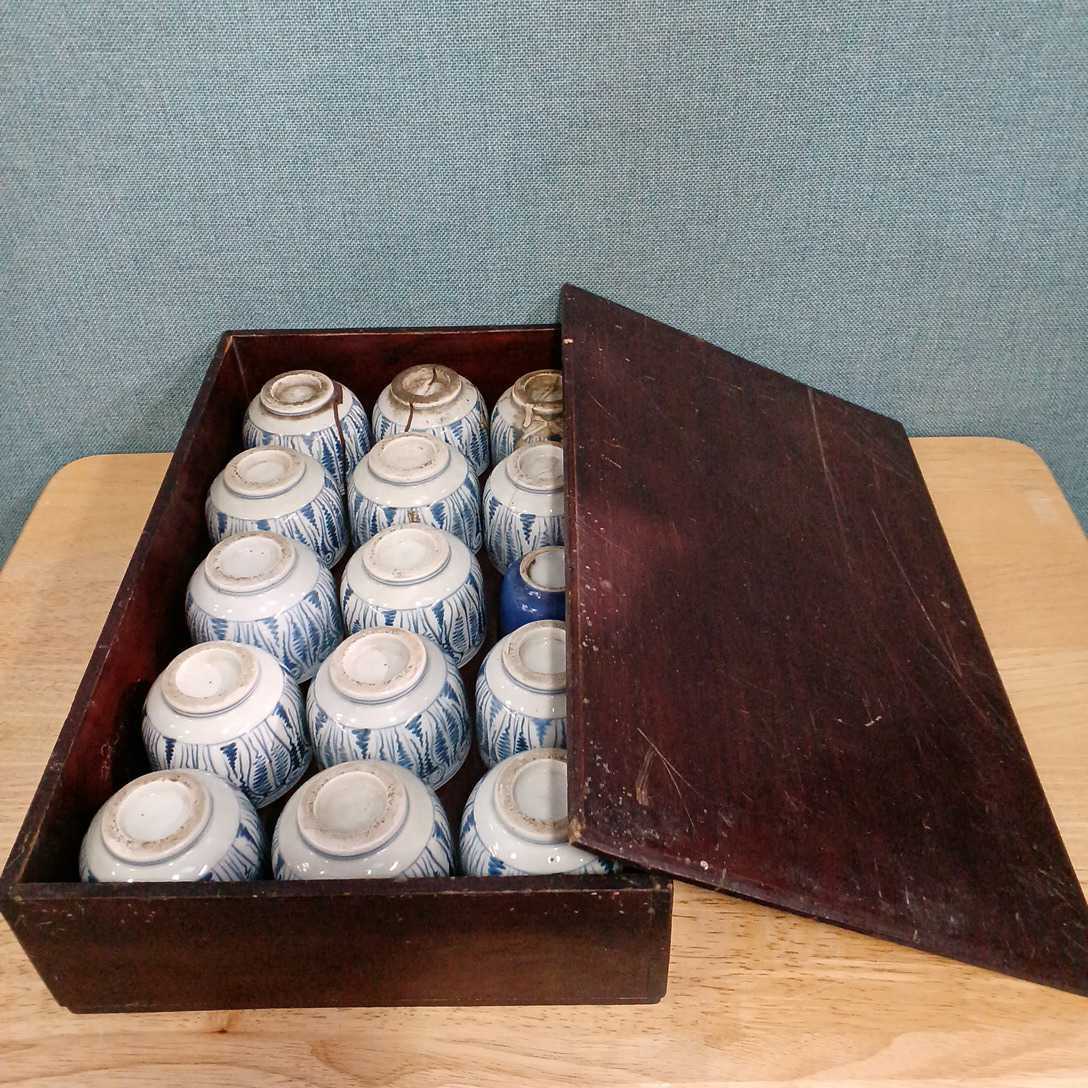 蔵出し アンティーク 湯呑?15個 木箱入り 陶器 古伊万里? 青絵 染付